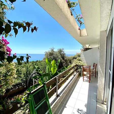 The Olives Terrace Residences Apart Otel Dhërmi